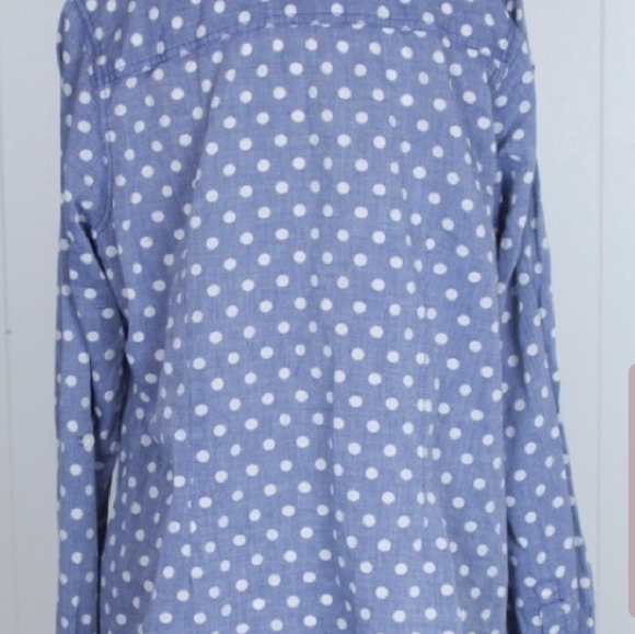 Maurice's Size small button up top - Picture 2 of 3